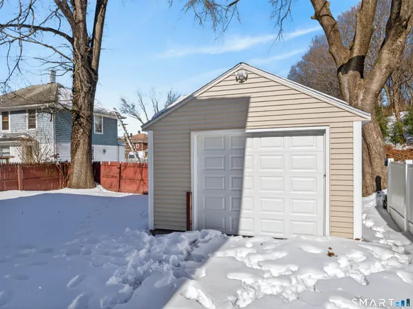 $335,000 | 480 East Main Street, Norwich, CT 06360