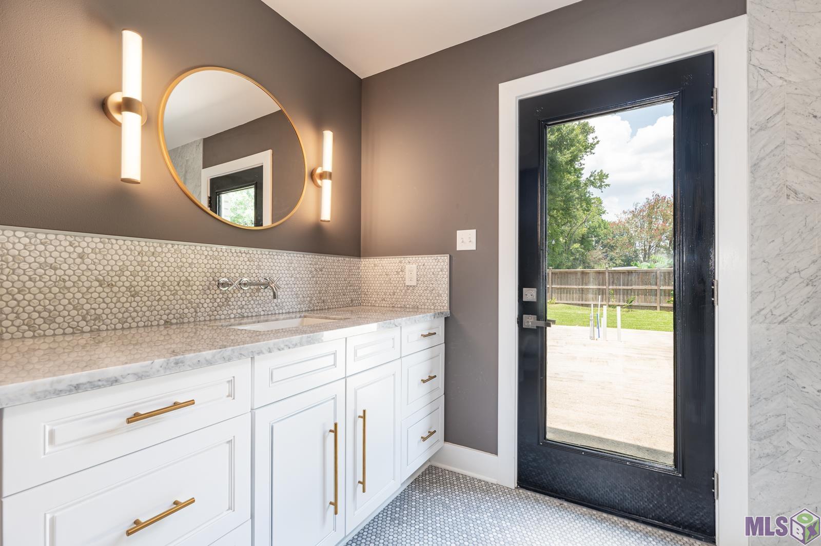 1068 Lils Court Baton Rouge, LA 70806 - Photo 23 of 35 Bathroom #4