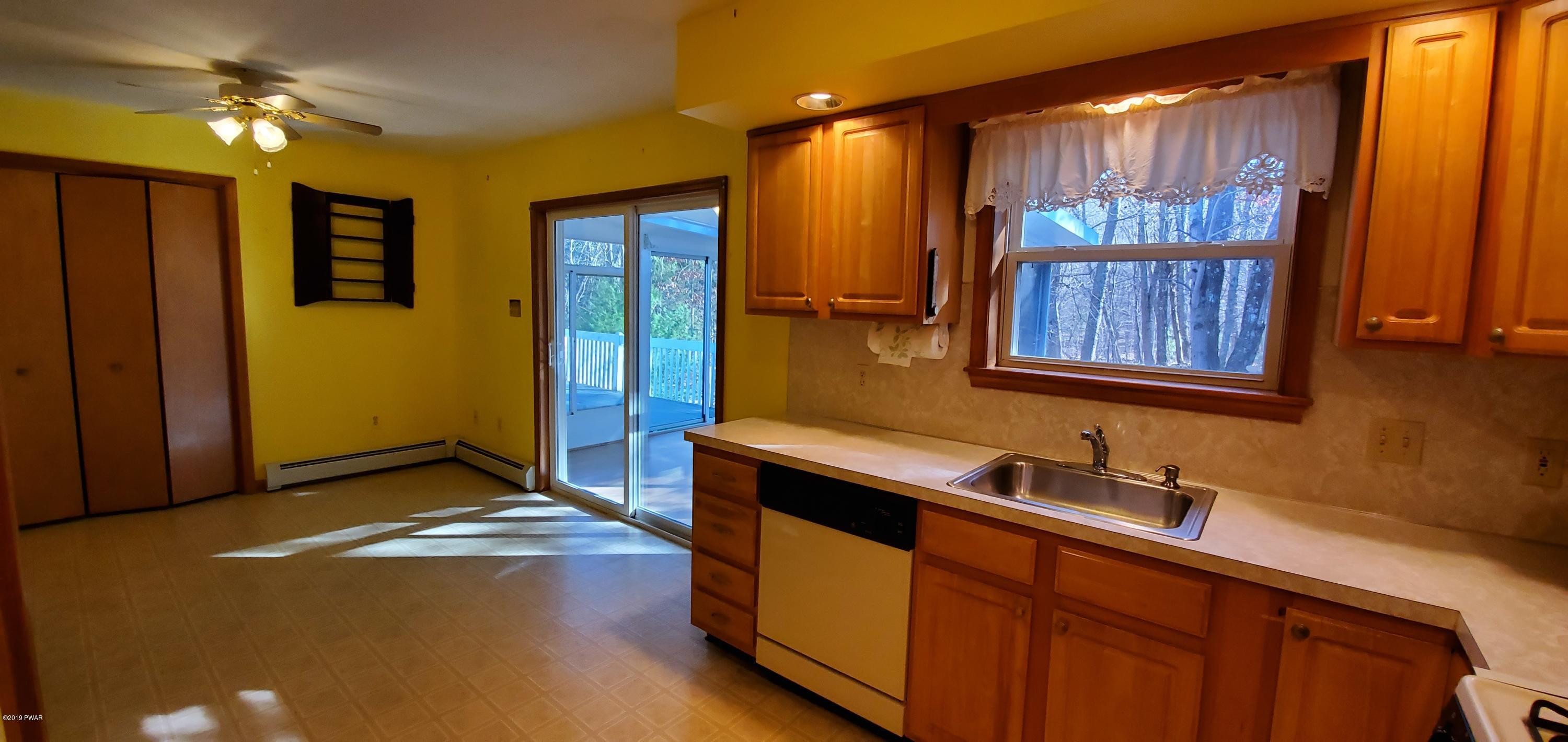 Eat in kitchen