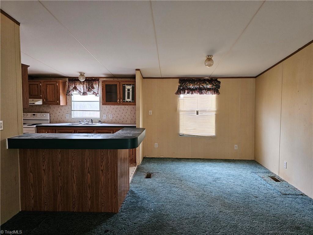 353 Mullins Road Reidsville, NC 27320 - Photo 6 of 15 diningroom