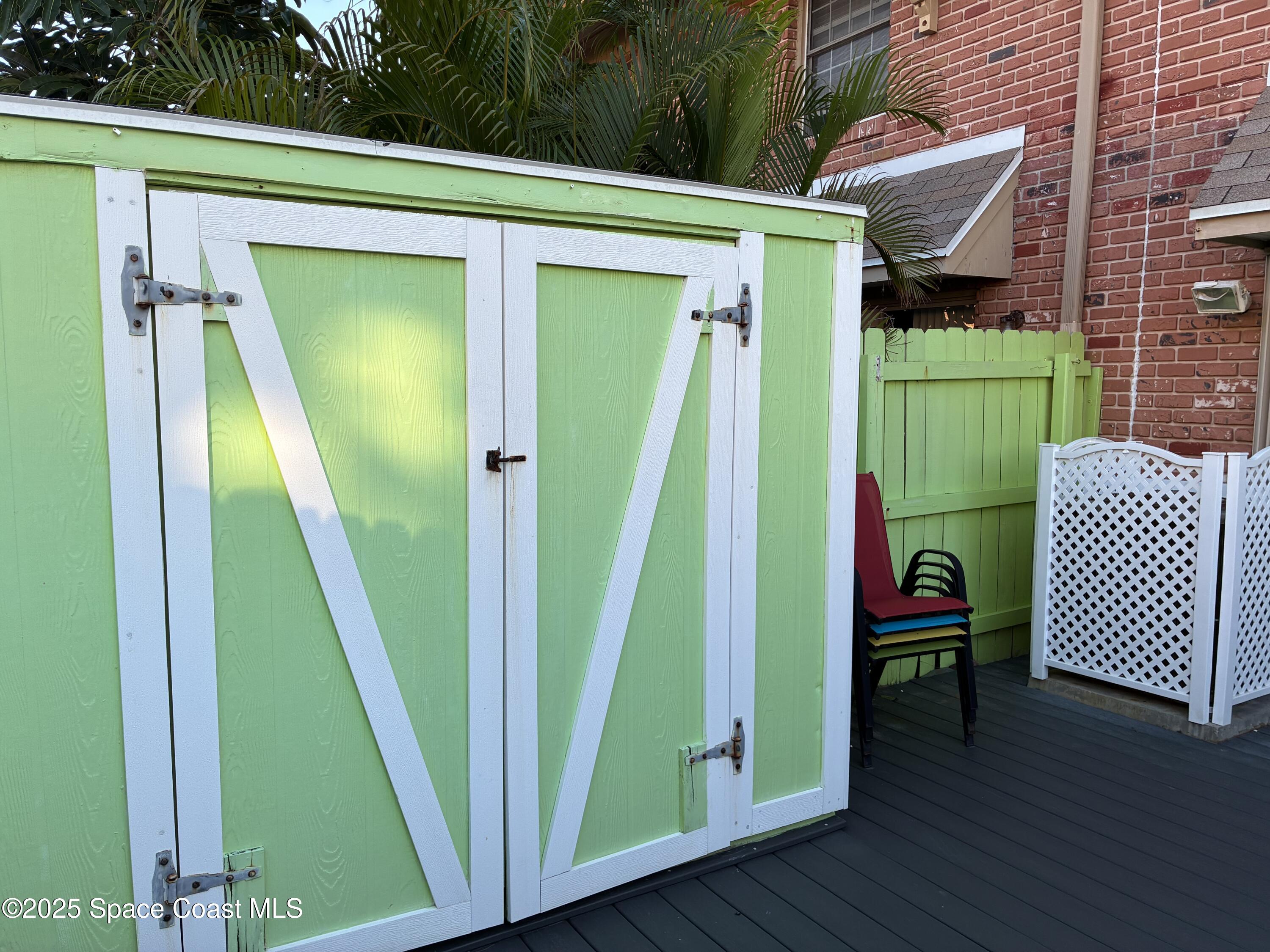 918 Jamestown Avenue, Unit 89 Indian Harbour Beach, FL 32937 - Photo 20 of 25 a view of a backyard