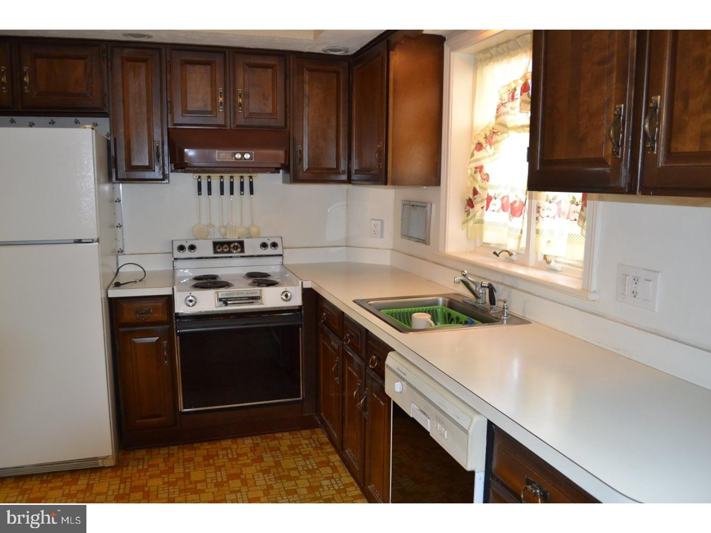 2420 Whitby Road Havertown, PA 19083 - Photo 14 of 25 Kitchen
