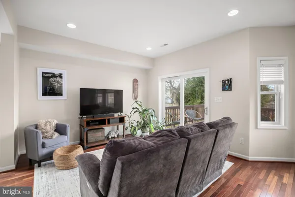 $595,000 | 409 Dunmore Street, Fredericksburg, VA 22401