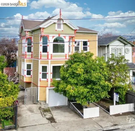 $989,000 | 1002-1004 36th Street, Oakland, CA 94608