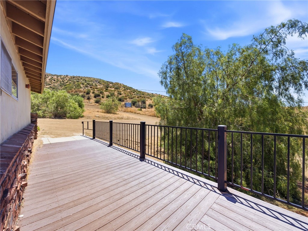 29935 Maypath Road Juniper Hills, CA 93543 - Photo 33 of 65