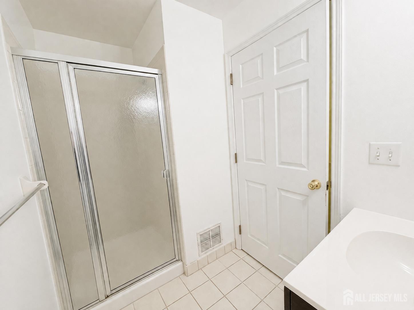263 Prestwick Way Edison, NJ 08820 - Photo 13 of 30