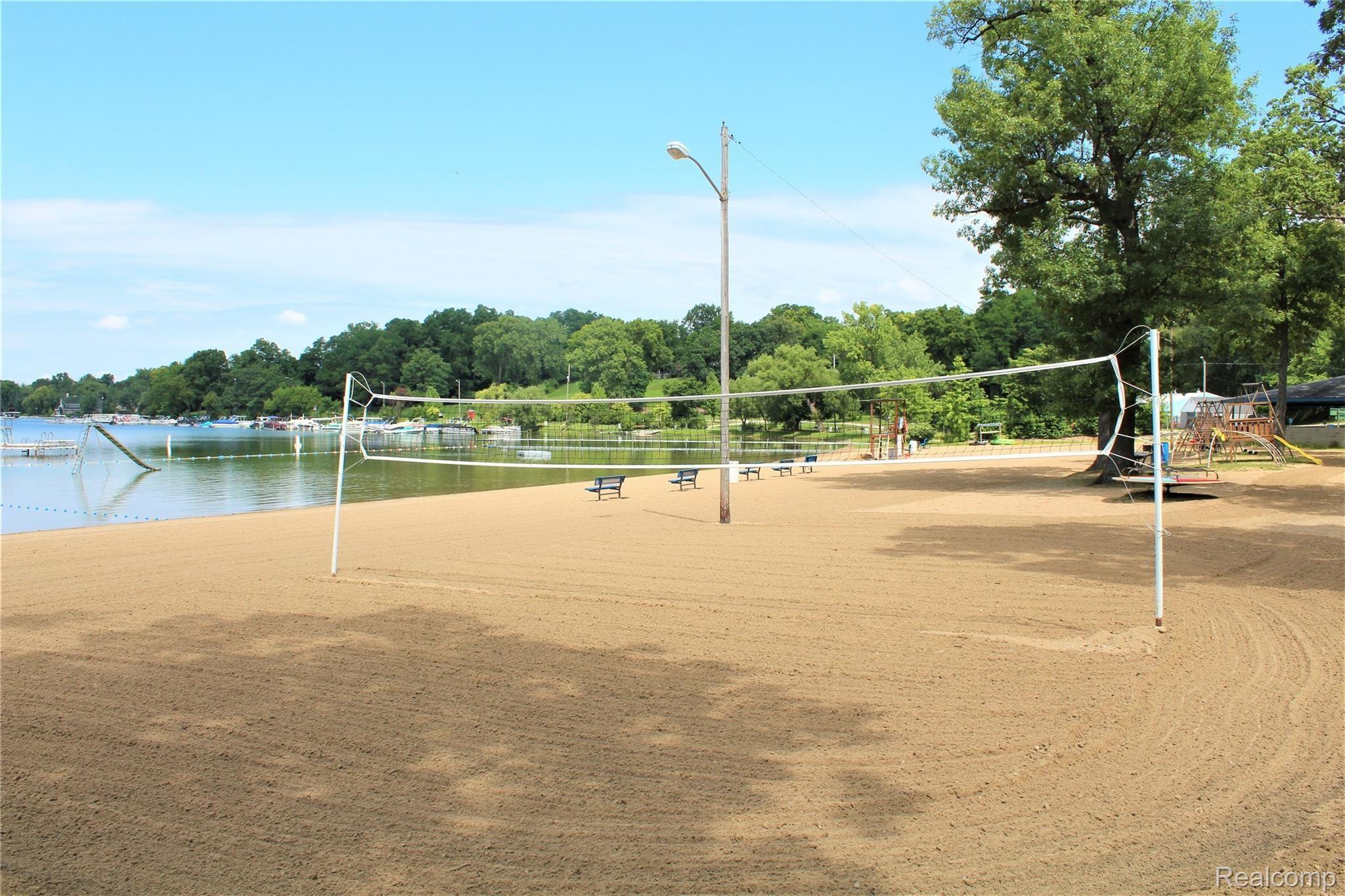 151 Dover Road Waterford, MI 48328 - Photo 20 of 23 Awesome Sand Volley Ball Area