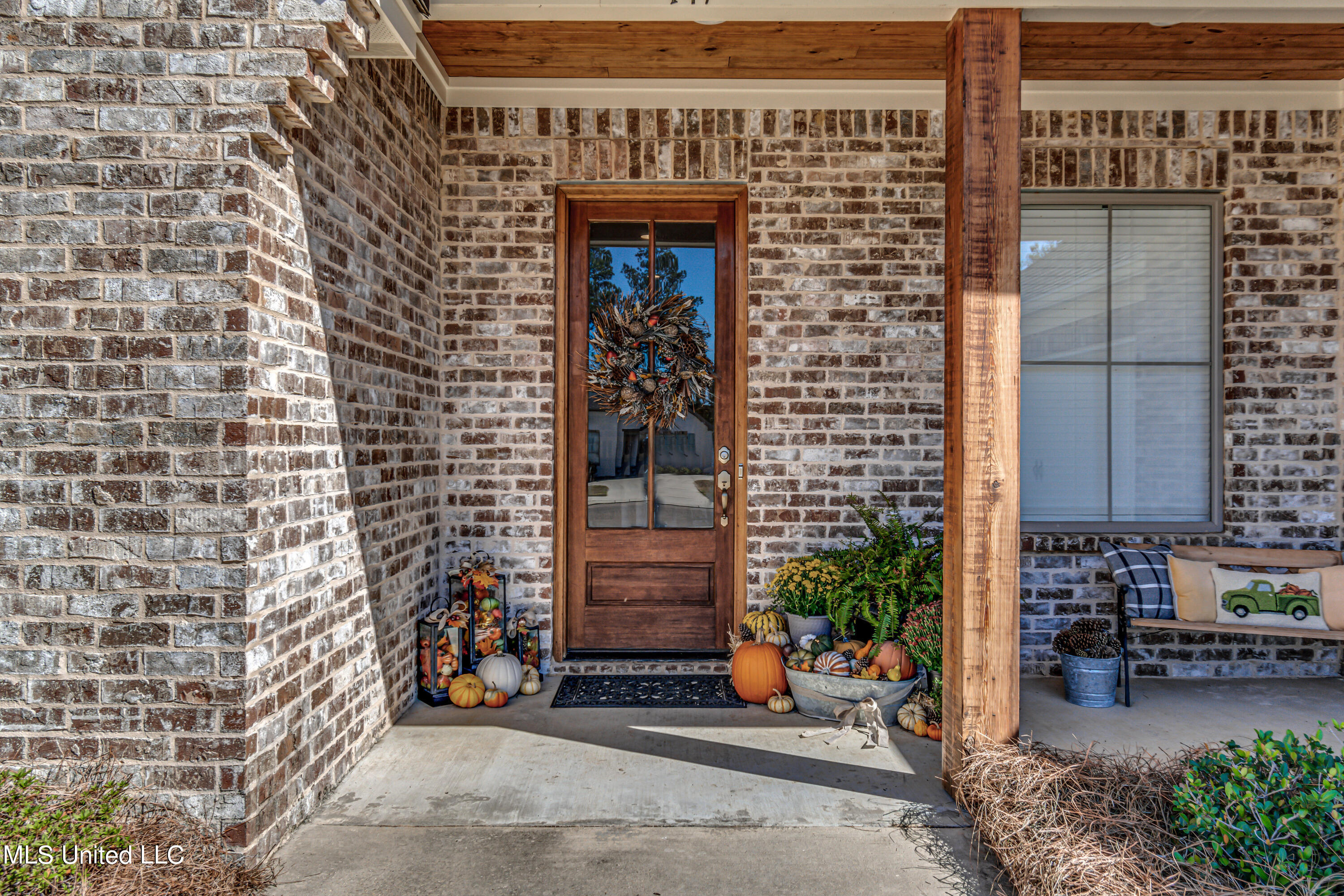 147 Hampton Ridge Madison, MS 39110 - Photo 2 of 54 2