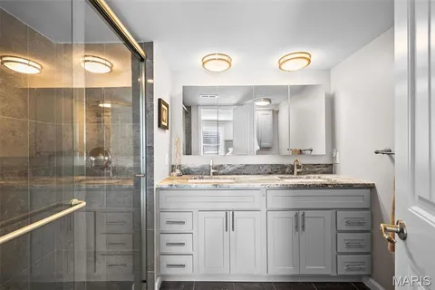 $349,900 | 1902 Meadowtree Lane, Unit 1, Kirkwood, MO 63122