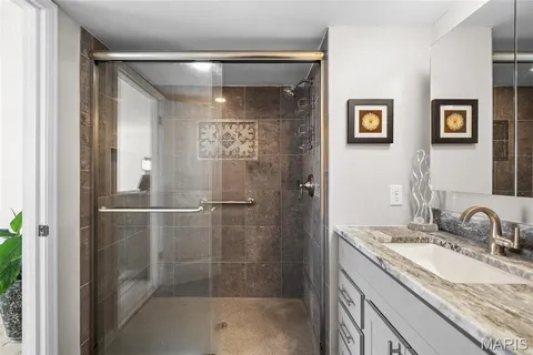 $349,900 | 1902 Meadowtree Lane, Unit 1, Kirkwood, MO 63122