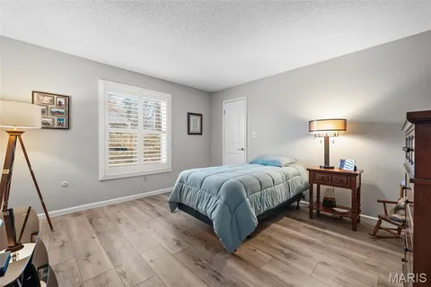 $349,900 | 1902 Meadowtree Lane, Unit 1, Kirkwood, MO 63122