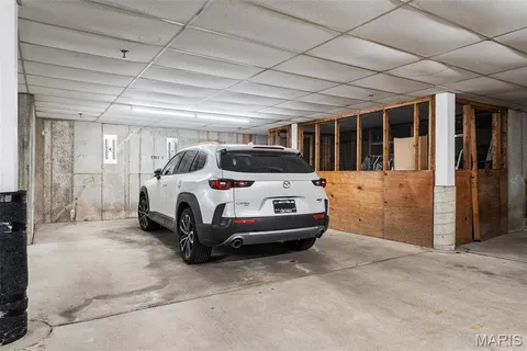 $349,900 | 1902 Meadowtree Lane, Unit 1, Kirkwood, MO 63122