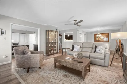 $349,900 | 1902 Meadowtree Lane, Unit 1, Kirkwood, MO 63122