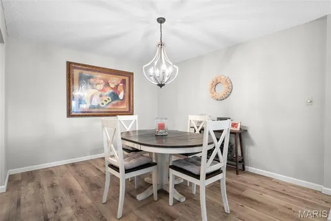 $349,900 | 1902 Meadowtree Lane, Unit 1, Kirkwood, MO 63122