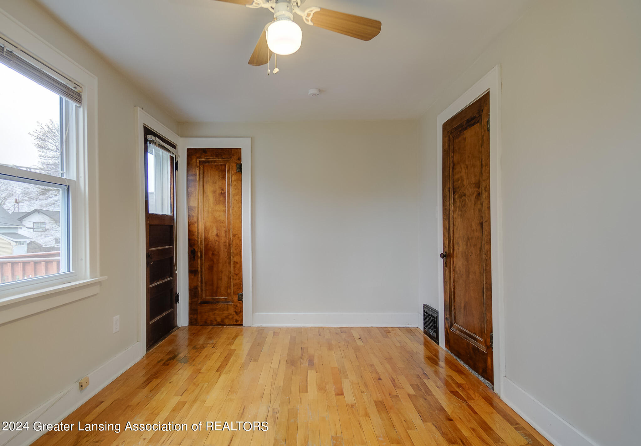 2304 Strathmore Road Lansing, MI 48910 - Photo 39 of 44 dsc08408_09_10