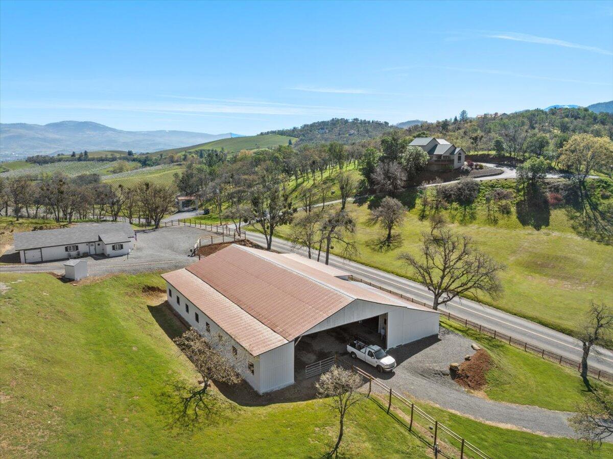 2304 Carpenter Hill Road Medford, OR 97501 - Photo 51 of 53 64