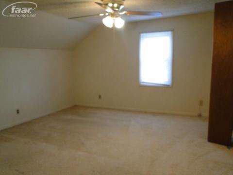 11260 East Burt Road Birch Run, MI 48415 - Photo 8 of 14 20166400-7.JPG