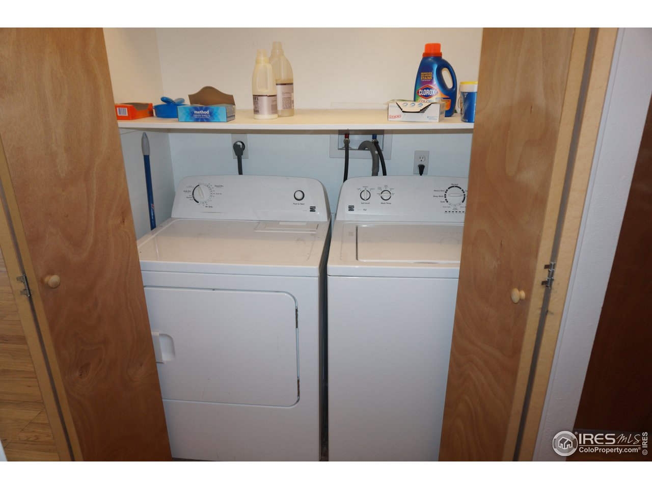 424 East Drake Road Fort Collins, CO 80525 - Photo 26 of 36 Main Level Laundry