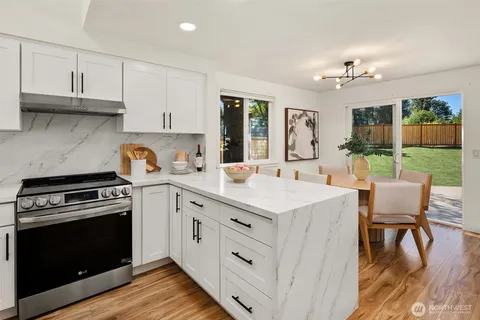 $935,000 | 13216 Northeast 139th Place, Kirkland, WA 98034
