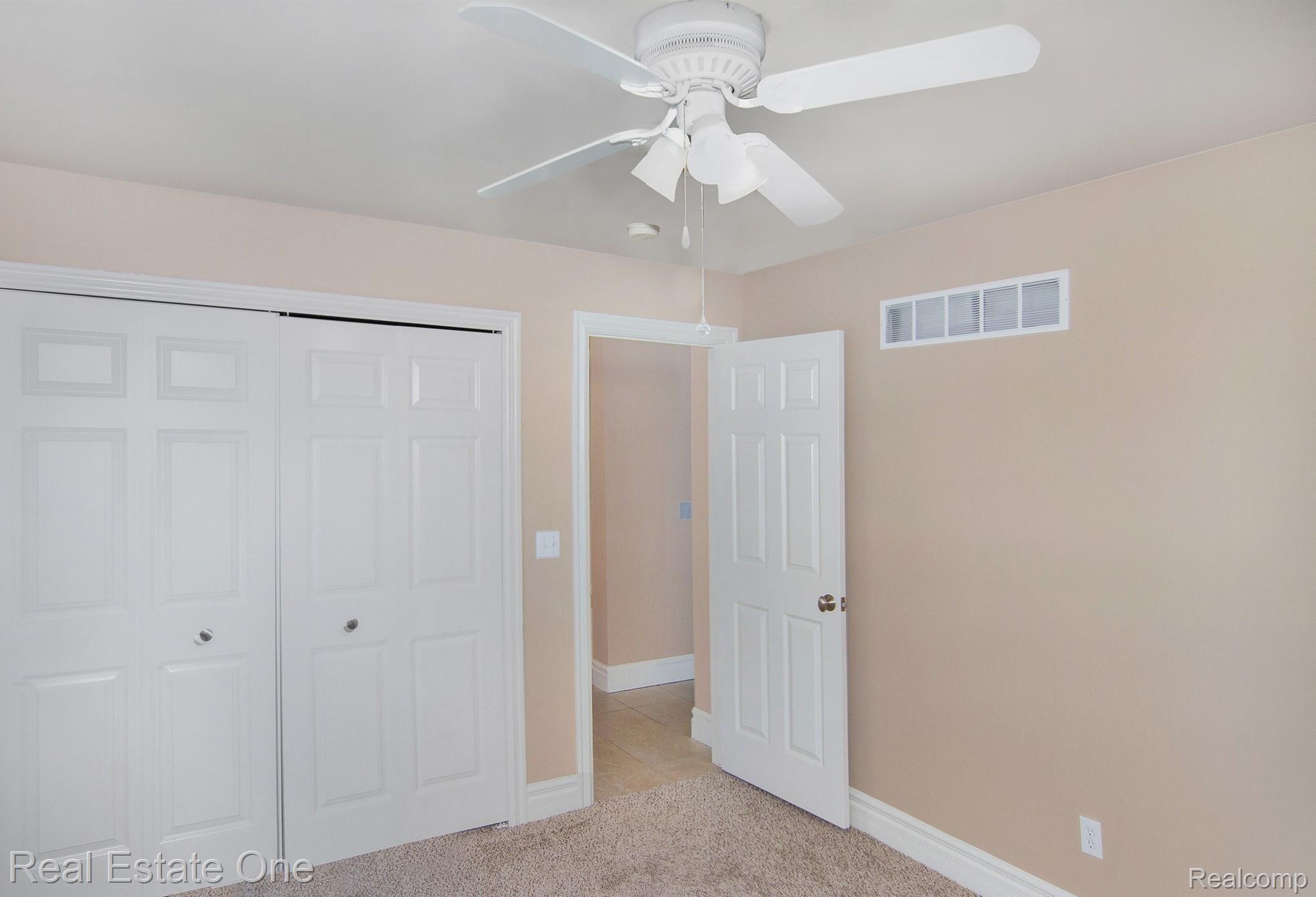 51900 Baker Road New Baltimore, MI 48047 - Photo 13 of 26 IMG_0816-.jpg