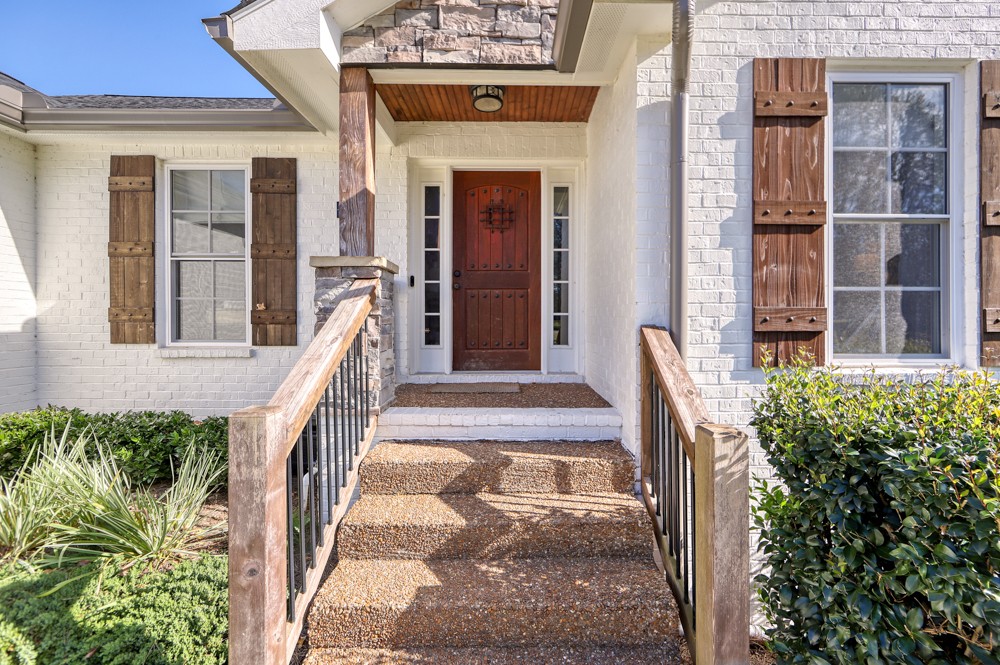 1393 Hunter Road Franklin, TN 37064 - Photo 3 of 46 Gallery Image 3