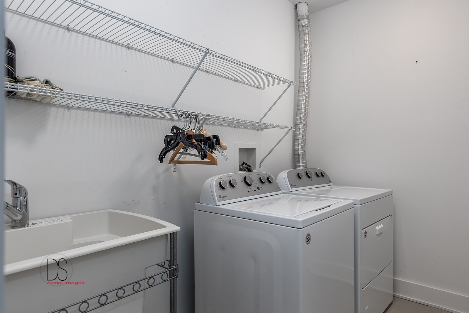 45 Windward Way Ottawa, IL 61350 - Photo 25 of 29 a bathroom with a sink and cabinets