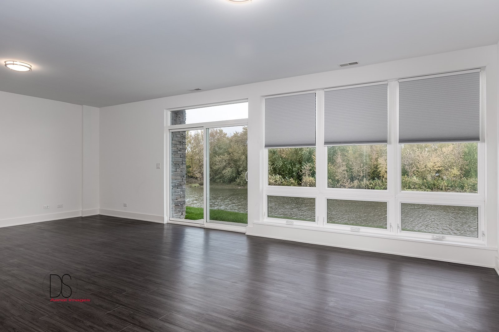 45 Windward Way Ottawa, IL 61350 - Photo 26 of 29 a view of wooden floor and windows in a room