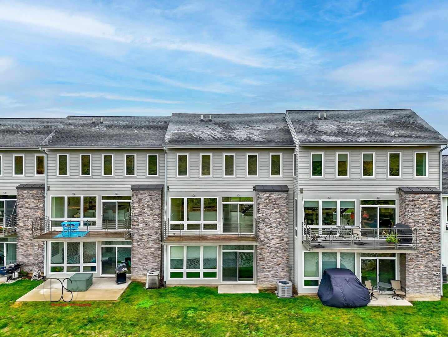 45 Windward Way Ottawa, IL 61350 - Photo 7 of 29 front view of a brick house with a yard