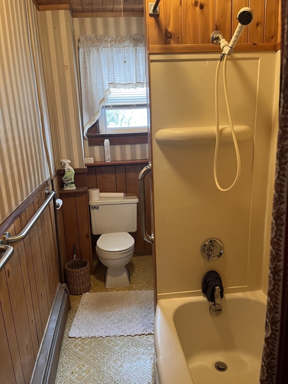 332 Albert Street Fall River, MA 02721 - Photo 18 of 42