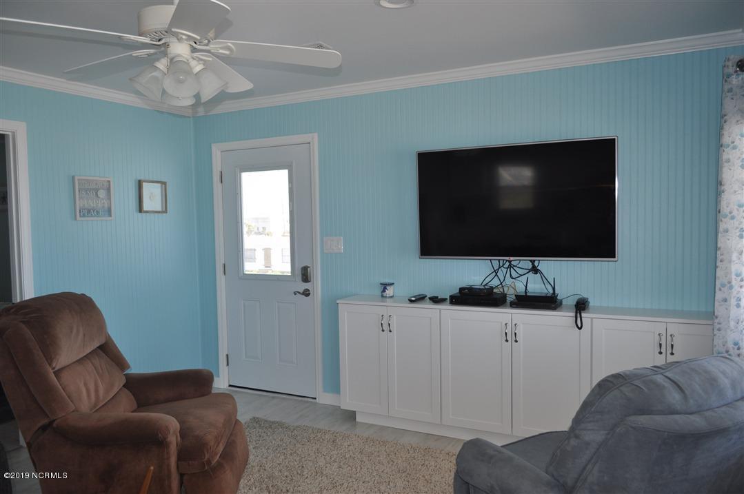 290 Topsail Road North Topsail Beach, NC 28460 - Photo 13 of 19 Sea Esta Living Area Additional View
