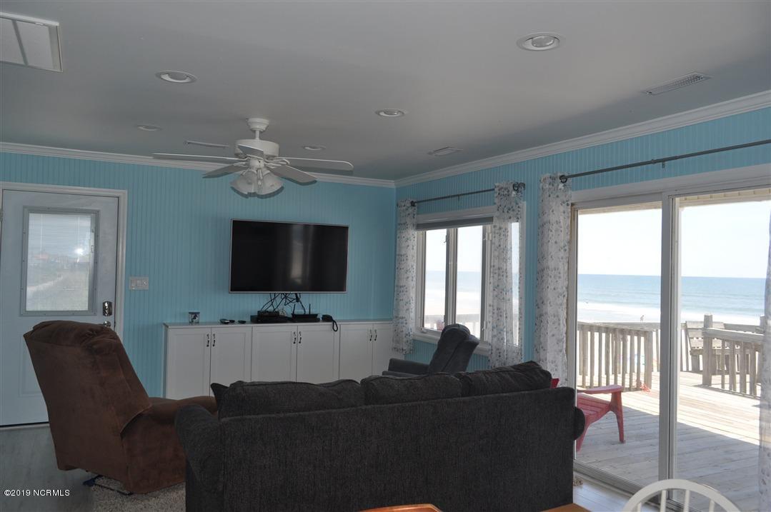 290 Topsail Road North Topsail Beach, NC 28460 - Photo 14 of 19 Sea Esta Living Area