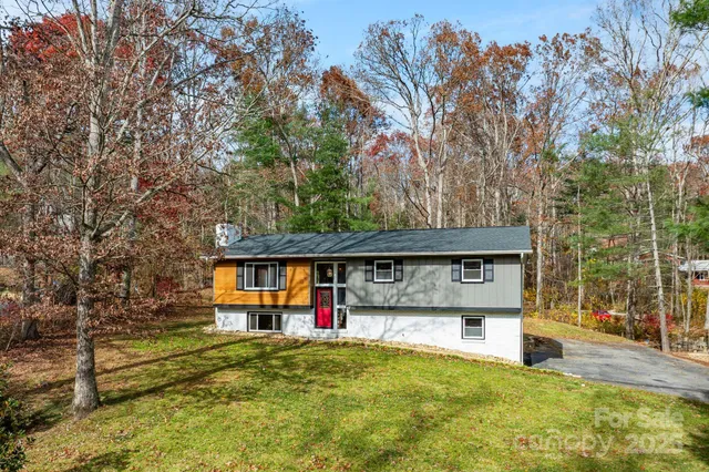 a front view of house with yard