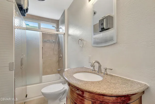 $1,095,000 | 7322 Lindley Avenue, Reseda, CA 91335