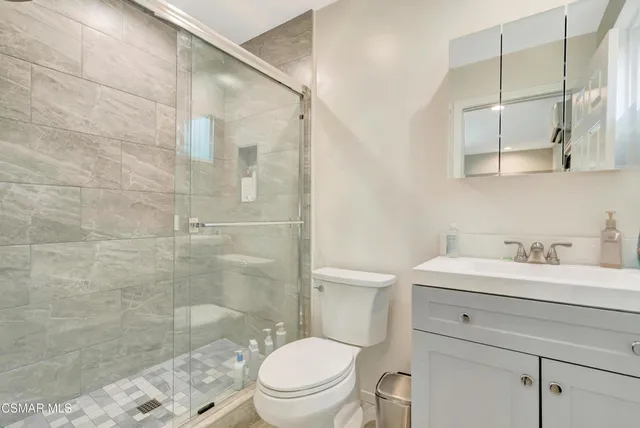 $1,095,000 | 7322 Lindley Avenue, Reseda, CA 91335