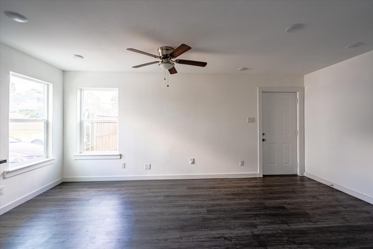 6305 Sandra Street, Unit A/B Houston, TX 77028 - Photo 12 of 48