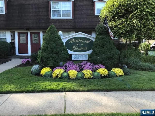 $1,850 | 360 Knickerbocker Road, Unit 36, Dumont, NJ 07628
