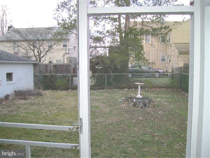 229 Lynbrooke Road Springfield, PA 19064 - Photo 14 of 23 View in Back