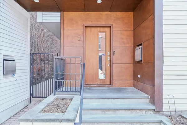 $1,297,500 | 21 Oak Street, Unit 1, Boston, MA 02129