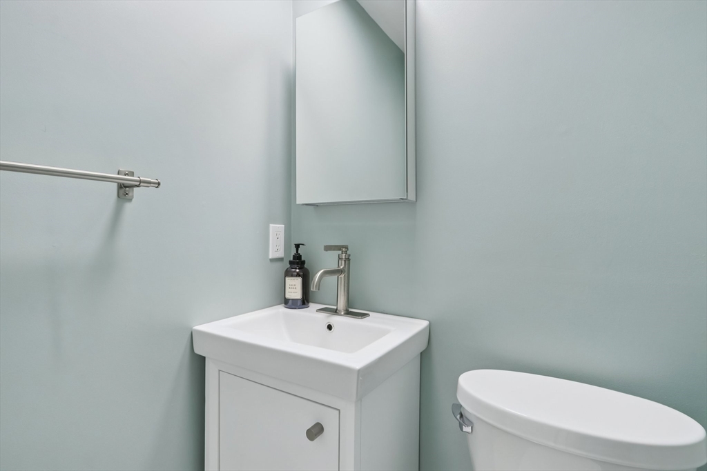 21 Oak Street, Unit 1 Boston, MA 02129 - Photo 15 of 28