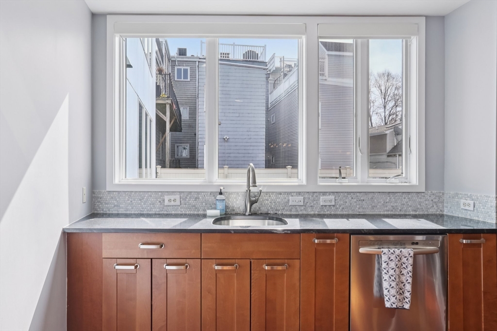 21 Oak Street, Unit 1 Boston, MA 02129 - Photo 4 of 28