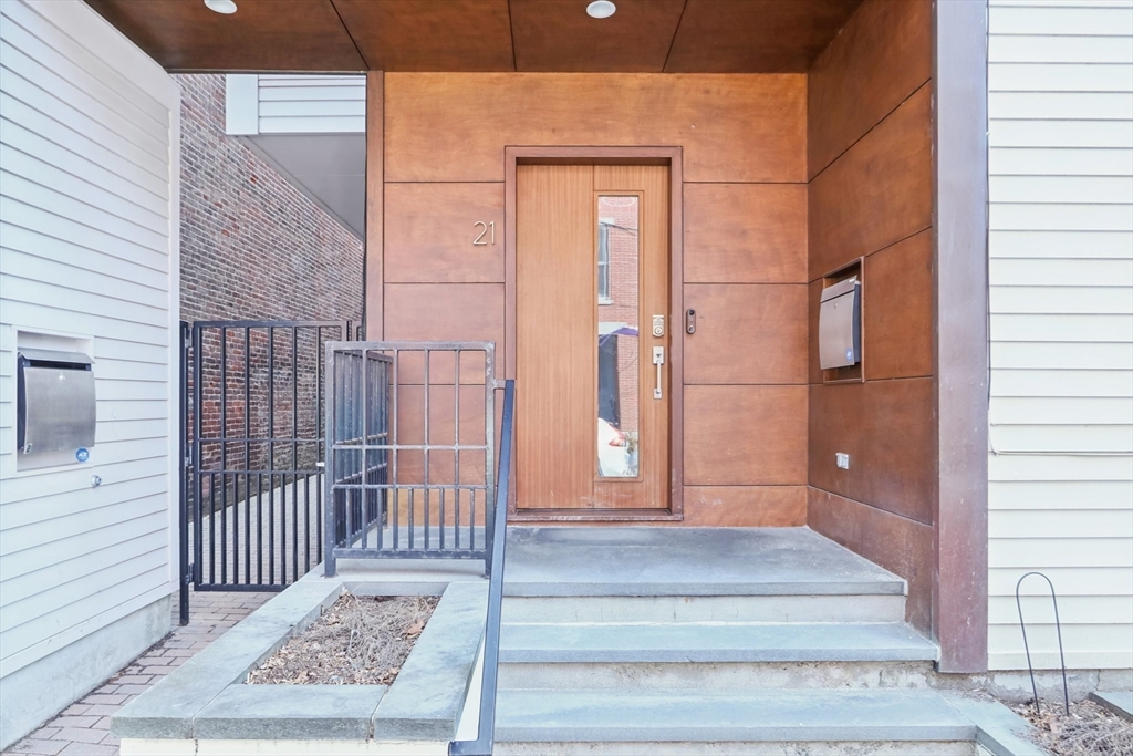 21 Oak Street, Unit 1 Boston, MA 02129 - Photo 8 of 28