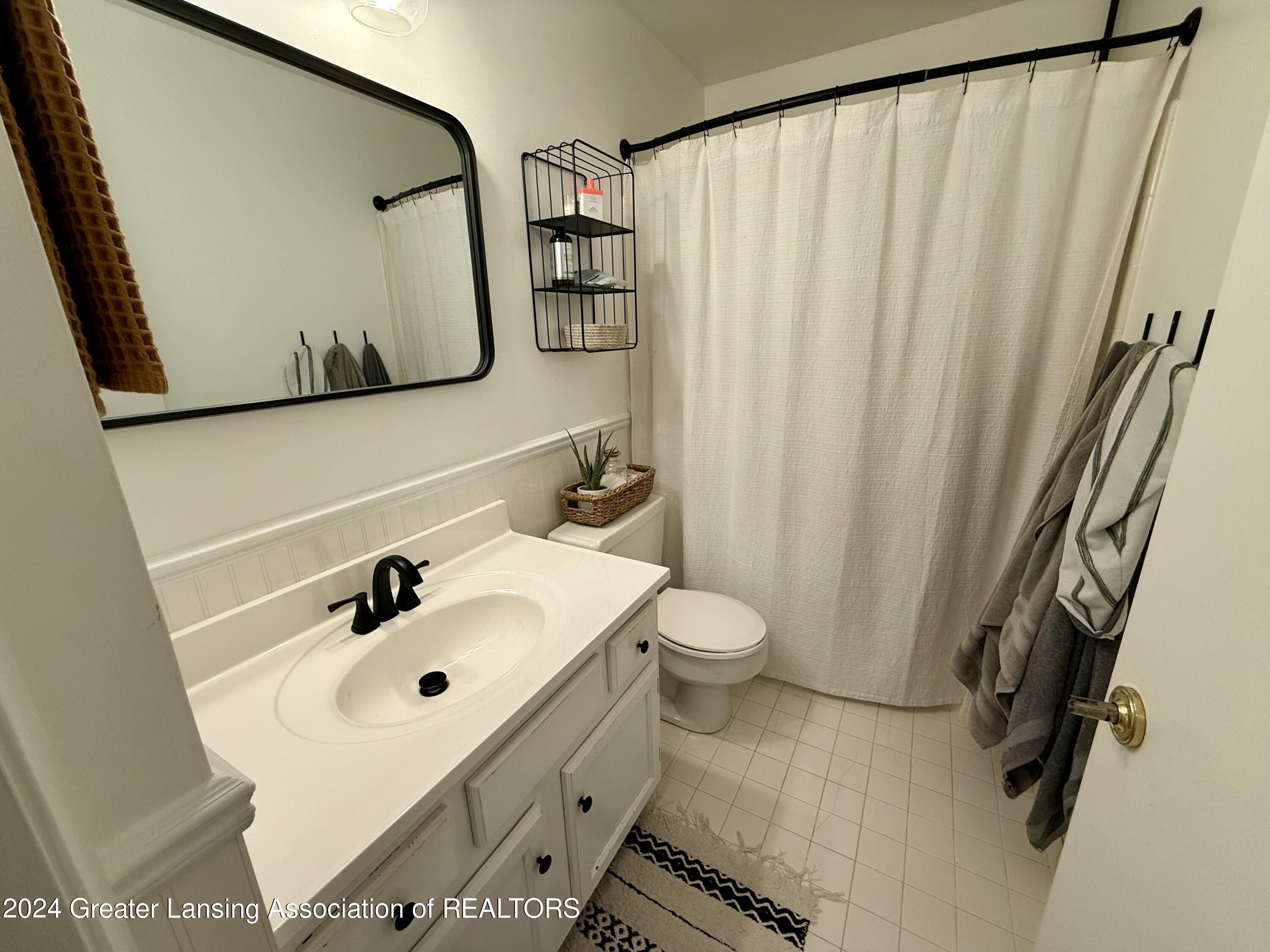 2098 La Mer Lane, Unit 49 Haslett, MI 48840 - Photo 17 of 36 IMG_0177
