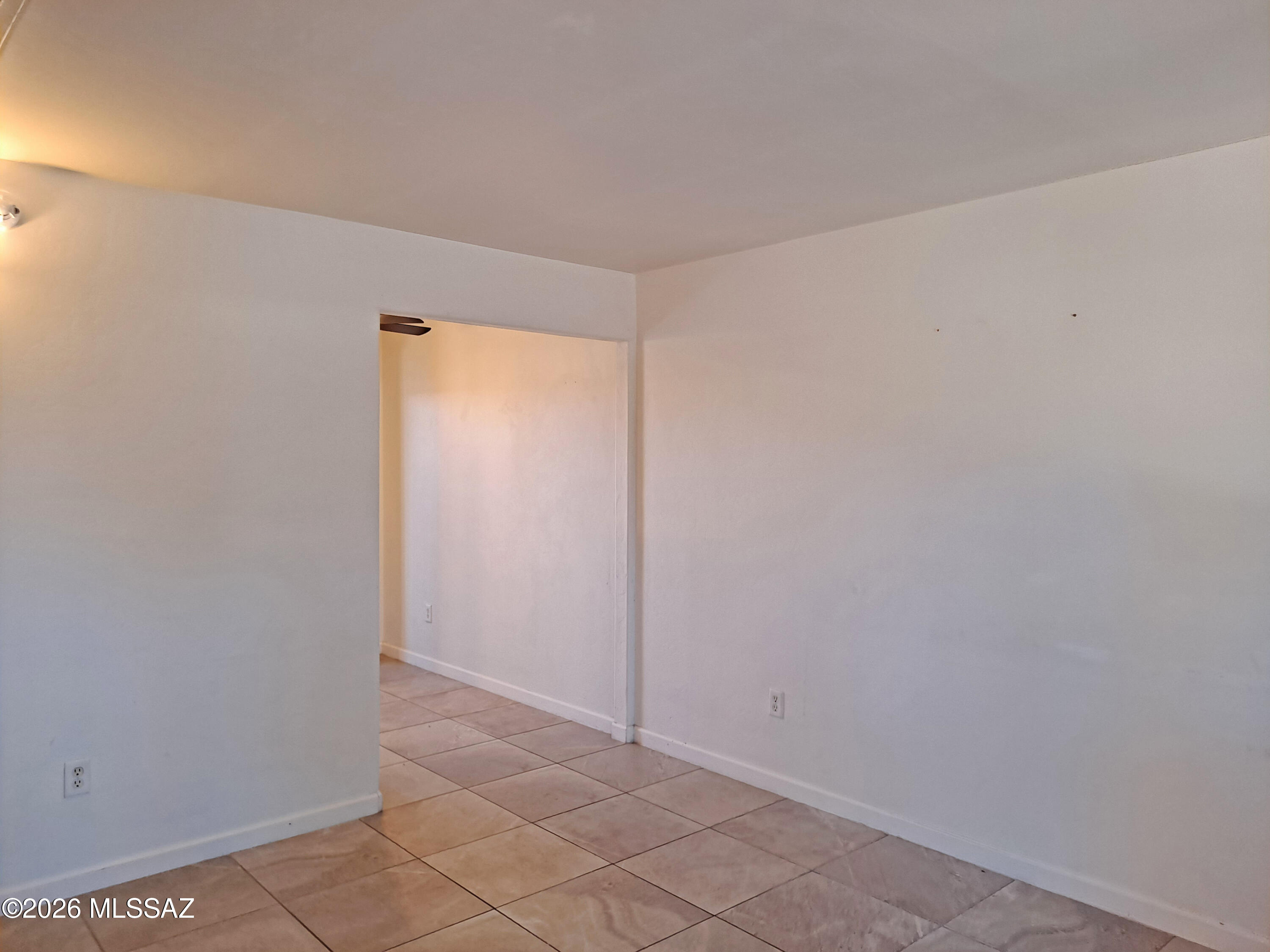 350 North Silverbell Road, Unit 40 Tucson, AZ 85745 - Photo 7 of 26 Living Room
