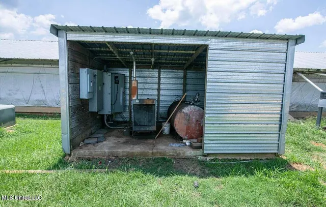 $250,000 | 136 Arena Road, Prentiss, MS 39474