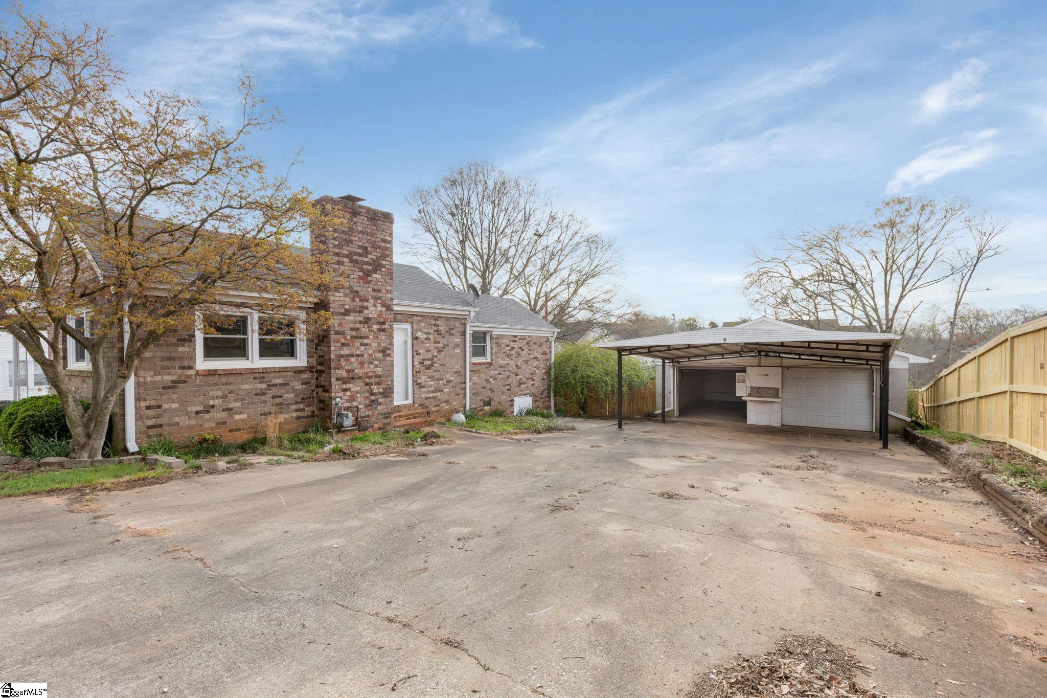 160 J Street Greer, SC 29651 - Photo 2 of 18