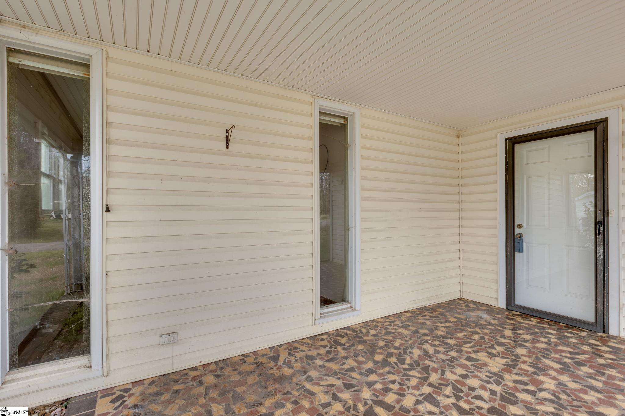 160 J Street Greer, SC 29651 - Photo 4 of 18