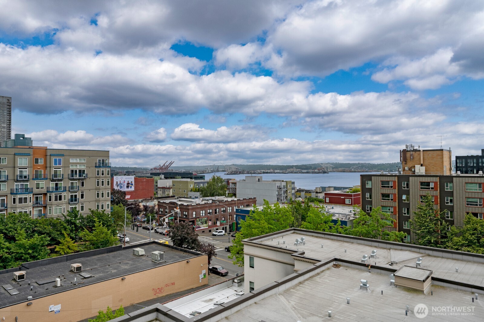 121 Vine Street, Unit 703 Seattle, WA 98121 - Photo 34 of 37