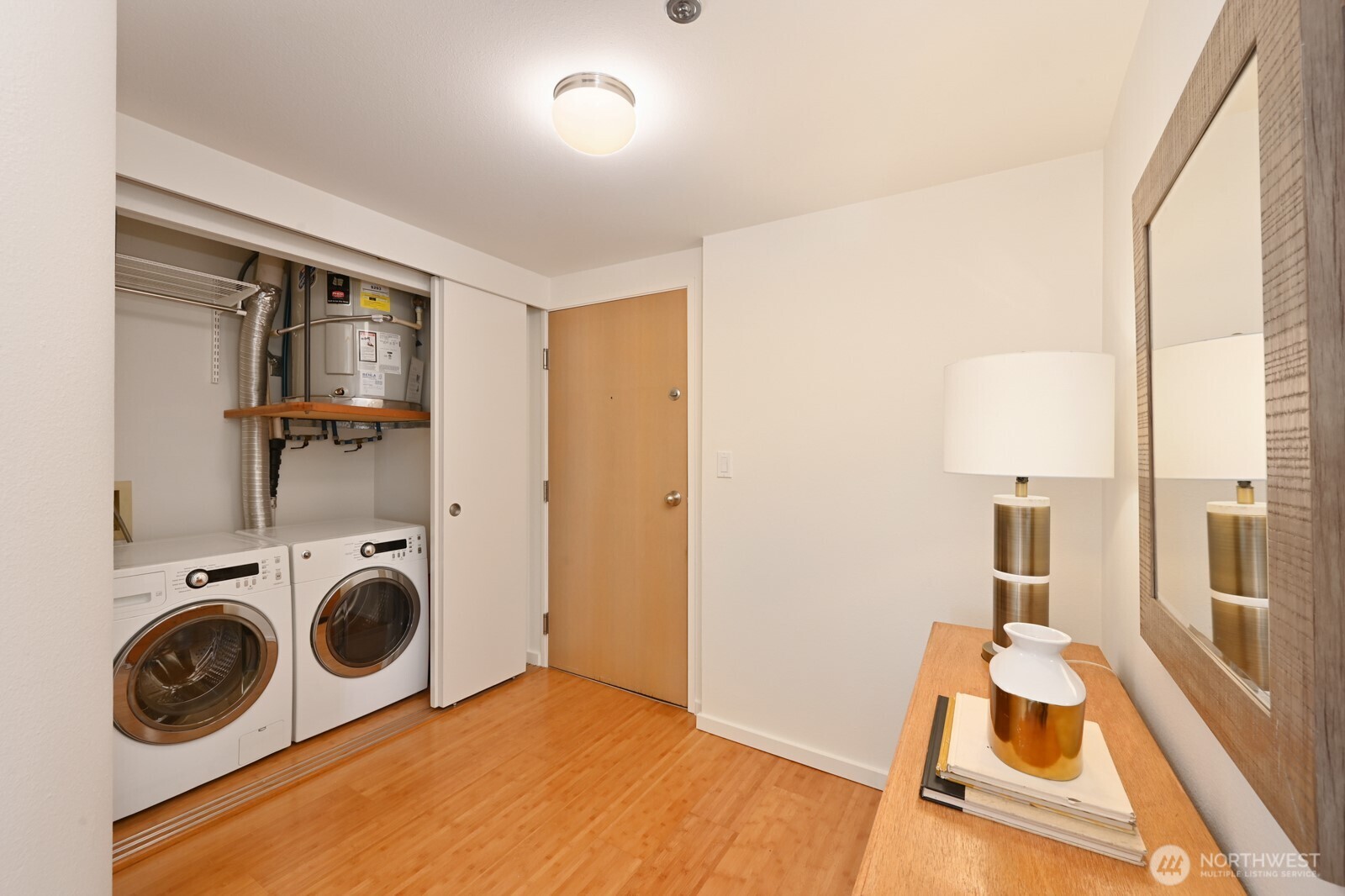 121 Vine Street, Unit 703 Seattle, WA 98121 - Photo 6 of 37