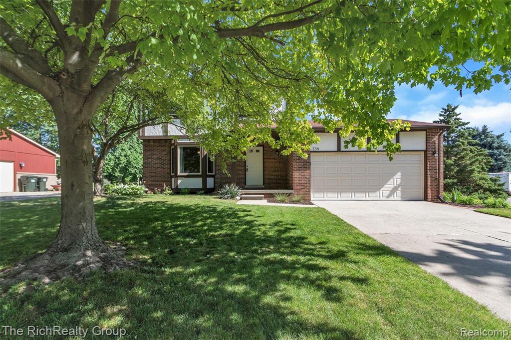 788 Francis Street Rochester Hills, MI 48307 - Photo 3 of 53