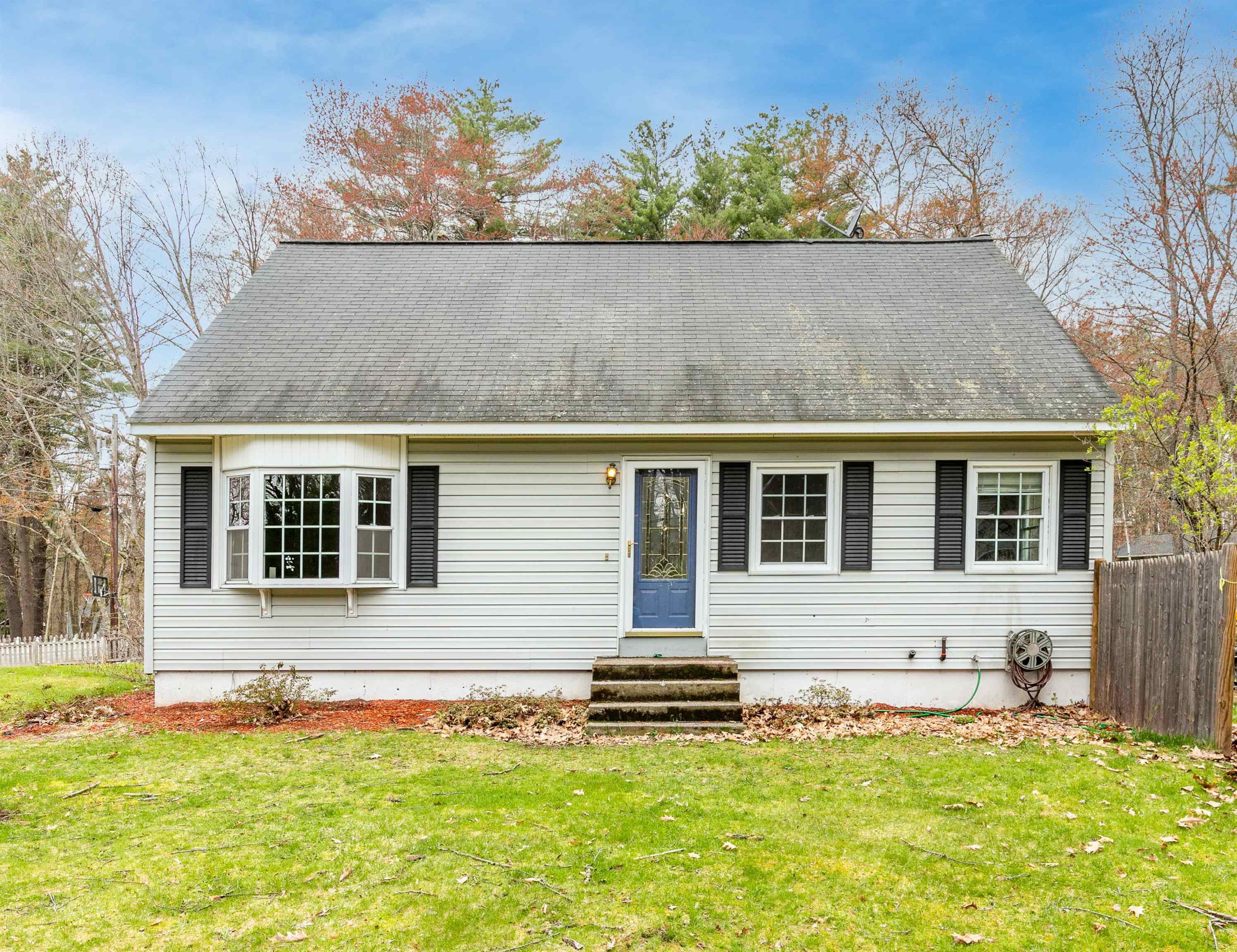 12 Cabot Road Merrimack, NH 03054 - Photo 2 of 32